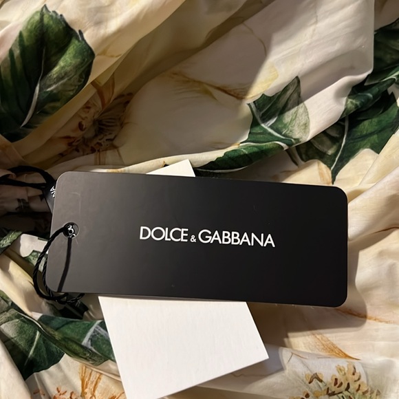 🎉🎉Host Pick BNWT Ladies Dolce & Gabbana Floral Dress🎉🎉 - Picture 5 of 11
